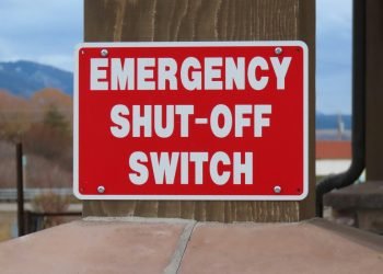 Sign saying 'Emergency Shut-off switch"